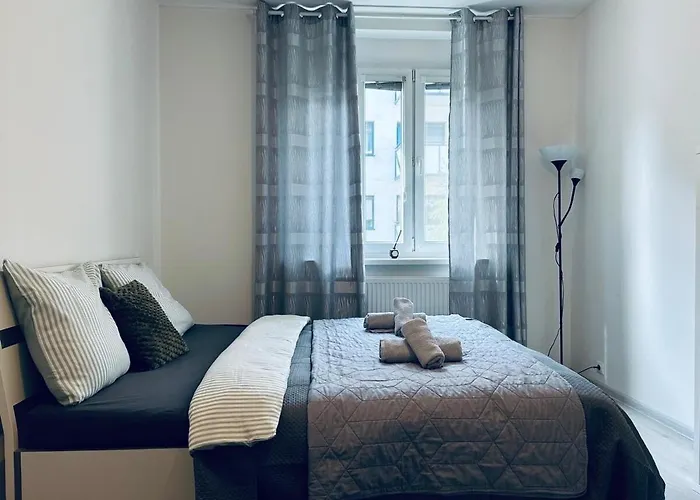 Cozy Place With A Balcony Apartamento
