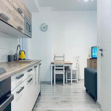 Cozy Place With A Balcony Appartamento *